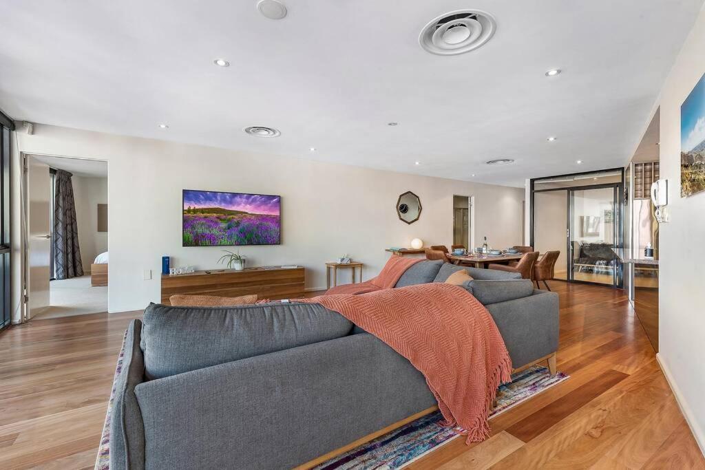 Sub Penthouse Luxe Suit, Cbd, Secure Parking, * Hobart