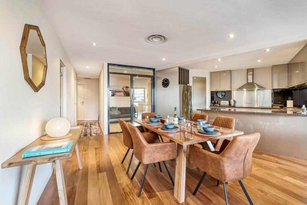 Sub Penthouse Luxe Suit, Cbd, Secure Parking, Apartment