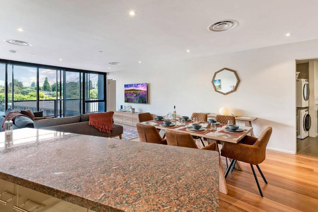 Sub Penthouse Luxe Suit, Cbd, Secure Parking, Apartment Hobart