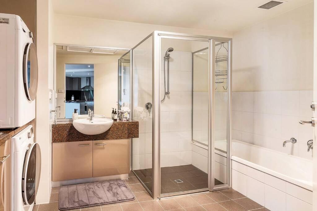 Apartment Sub Penthouse Luxe Suit, Cbd, Secure Parking,