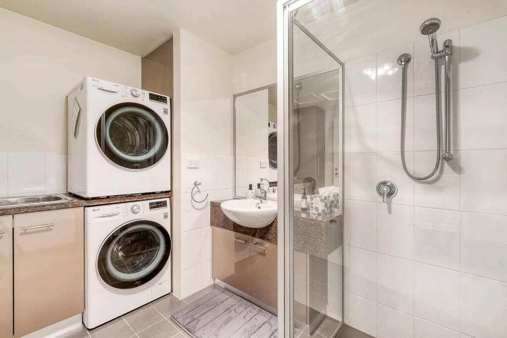Apartment Sub Penthouse Luxe Suit, Cbd, Secure Parking, *