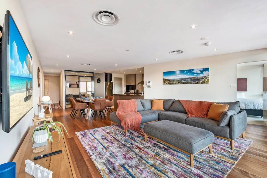 Apartment Sub Penthouse Luxe Suit, Cbd, Secure Parking, *