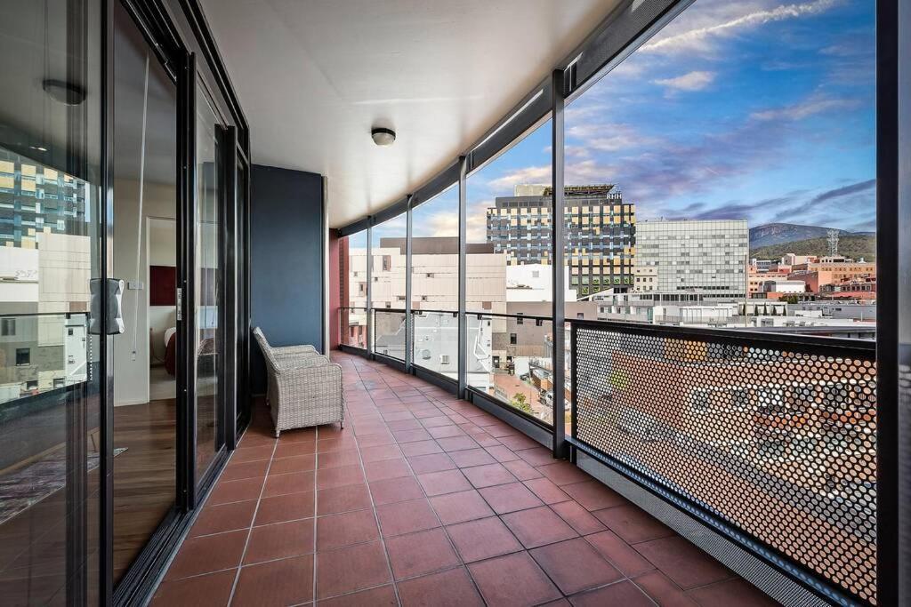 Apartment Sub Penthouse Luxe Suit, Cbd, Secure Parking, Hobart