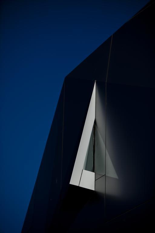 Mona Pavilions