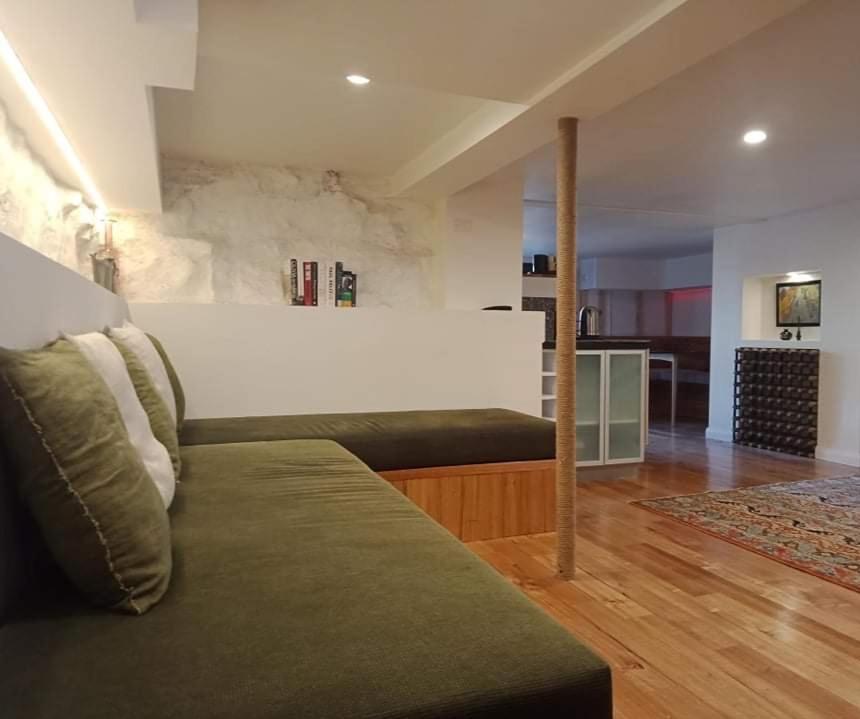 Funky Inner Den Apartment *