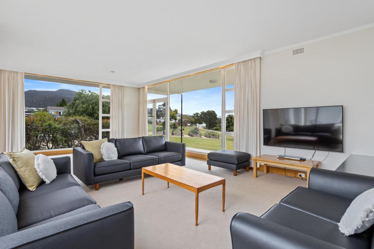 Riverfront & 3* Hobart