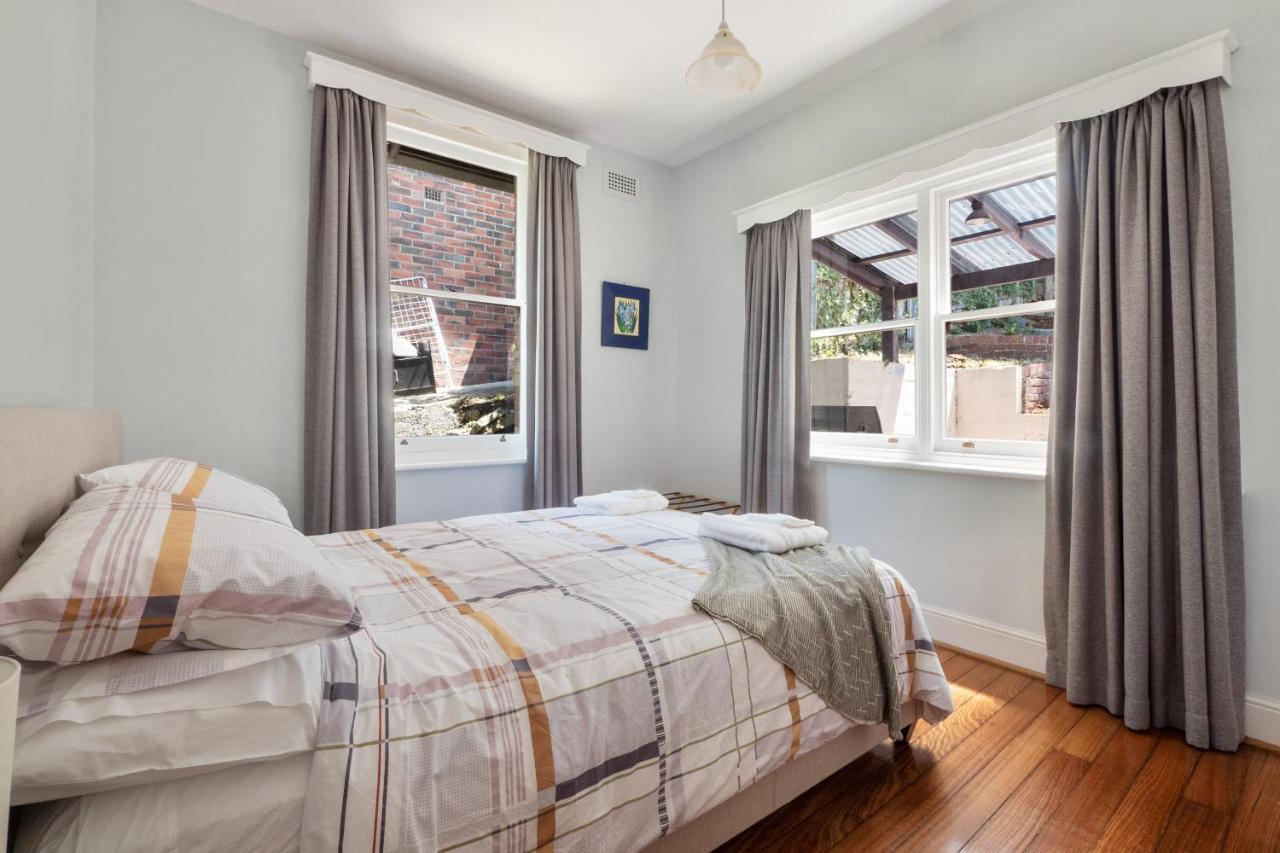 Warwick St Retreat! 3 Bedroom House With Parking *