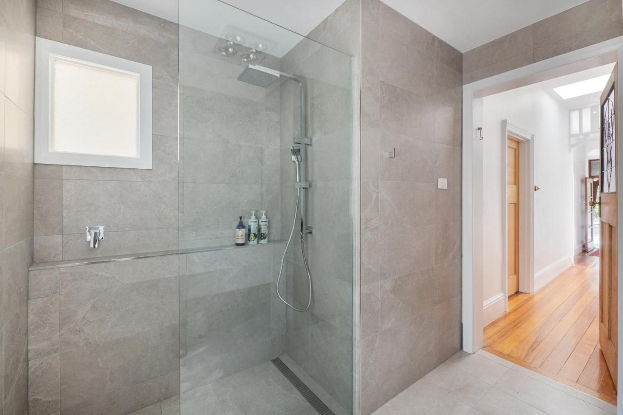 Warwick St Retreat! 3 Bedroom House With Parking * Hobart