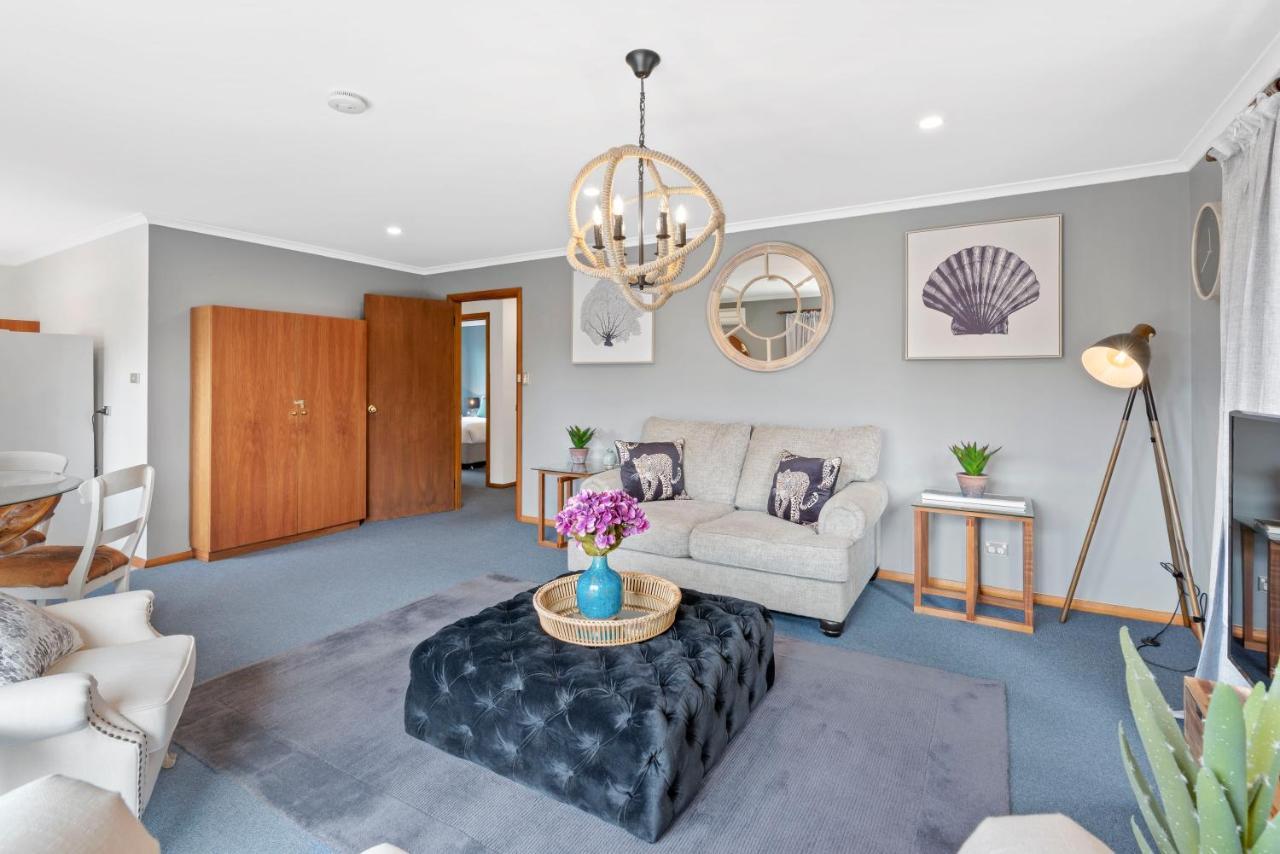 Soho Vibes On Davey - 2 Bedroom Unit - Free Parking - Free Wifi Apartment *
