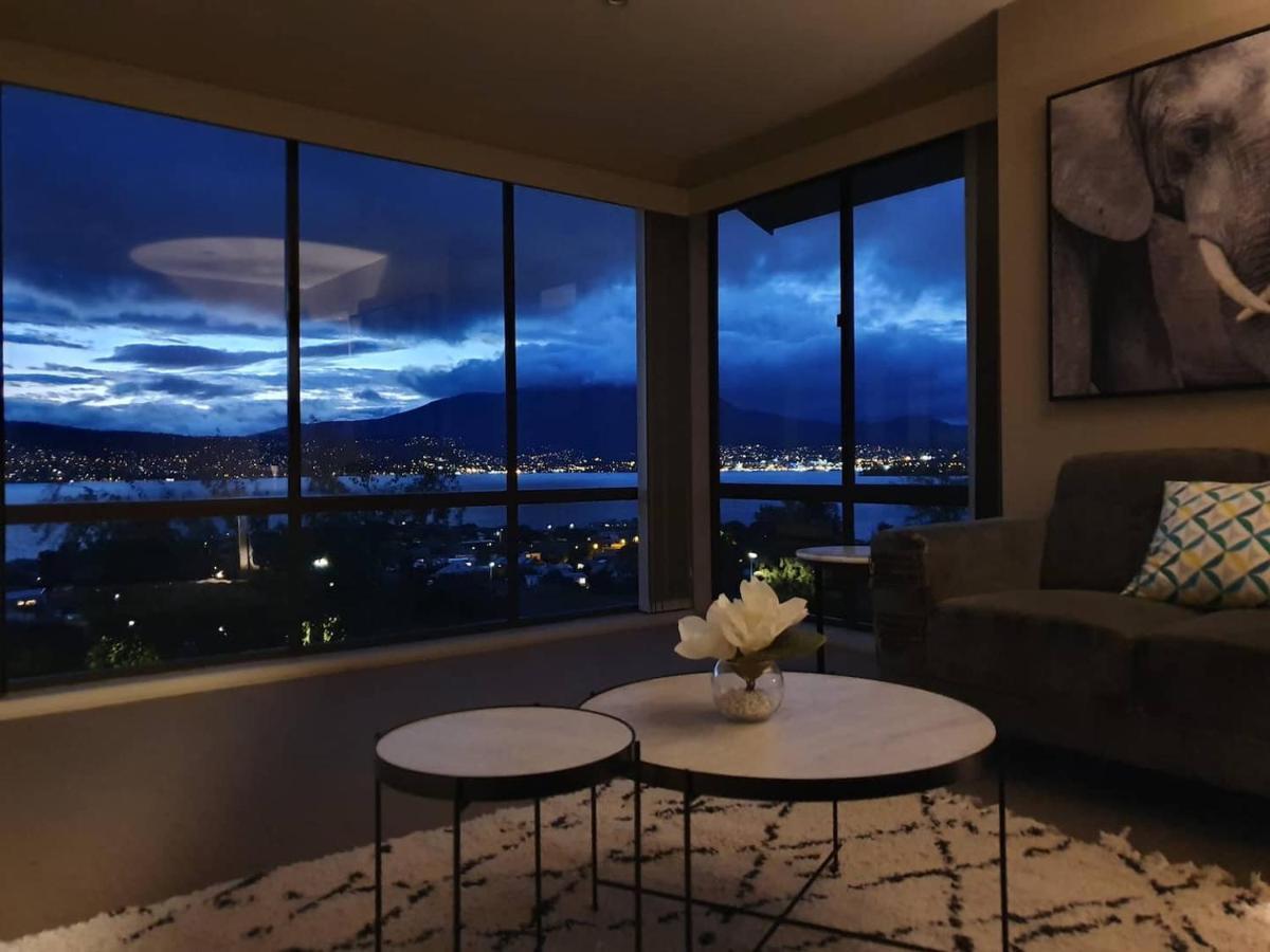 Panoramic View With Spas Apartment Hobart