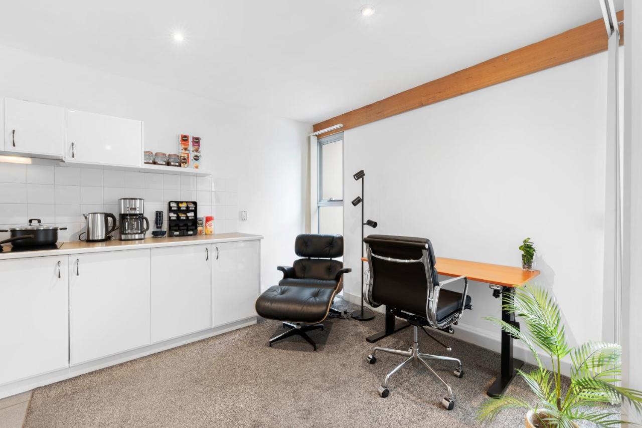 King Bed Living In Heart Of The Cbd, With Parking Apartamento *
