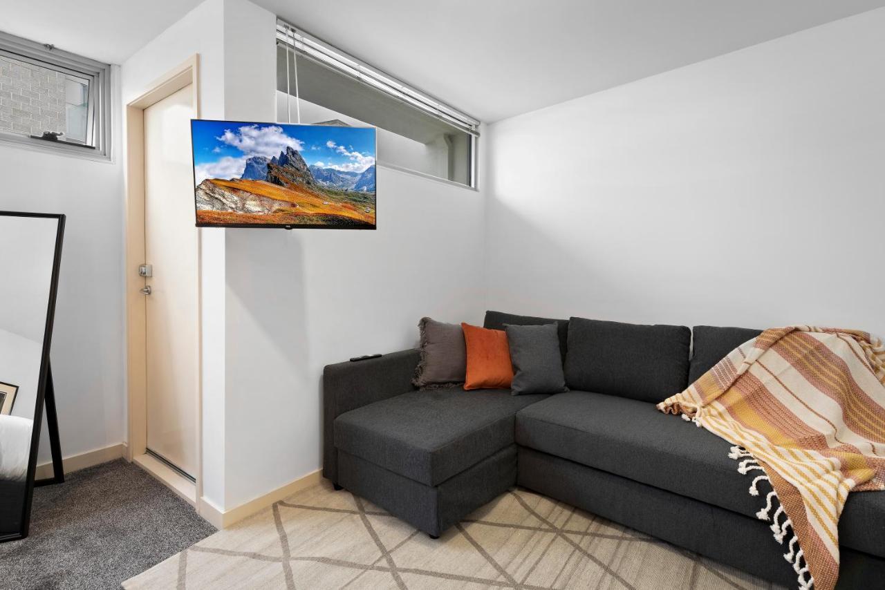King Bed Living In Heart Of The Cbd, With Parking Apartamento *