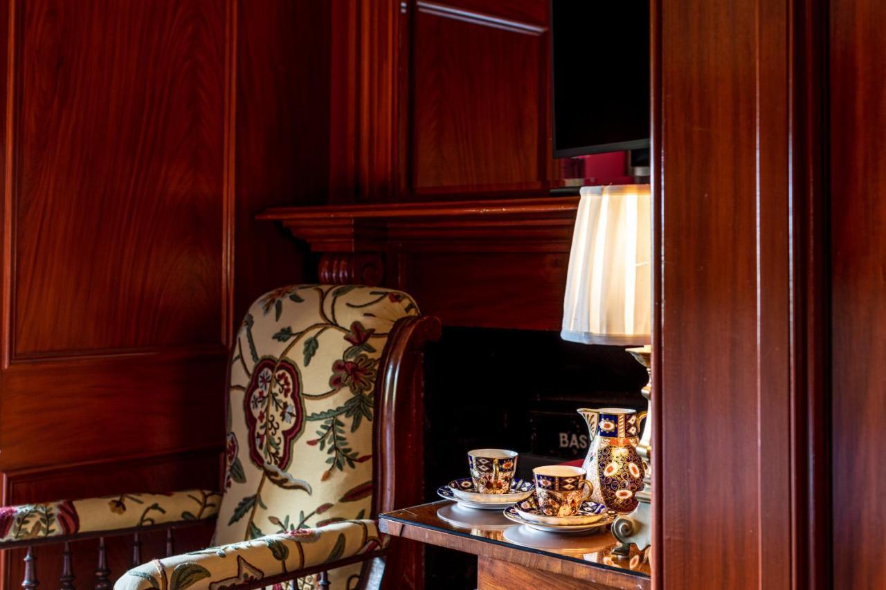 The Corinda Collection * Hobart