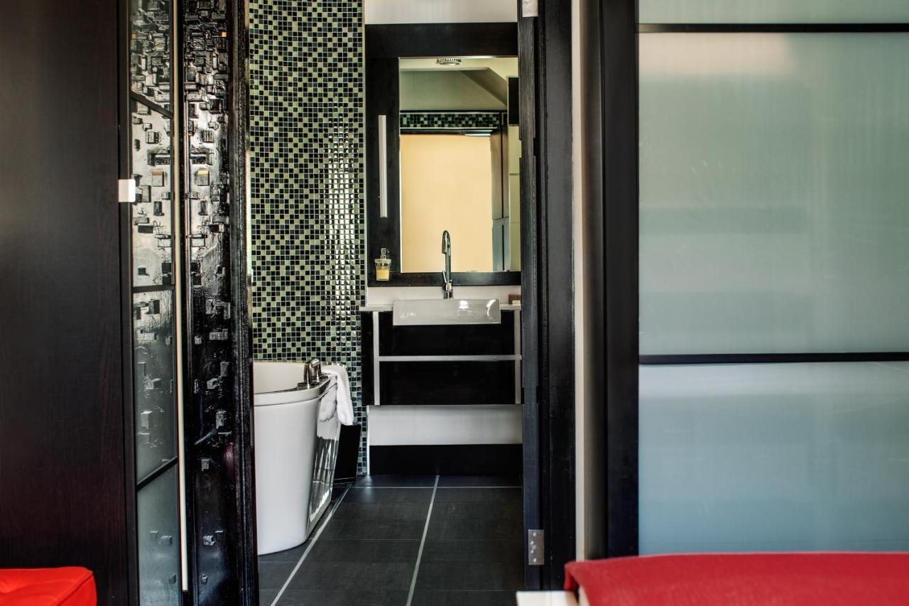 Corinda Contemporary Apartment