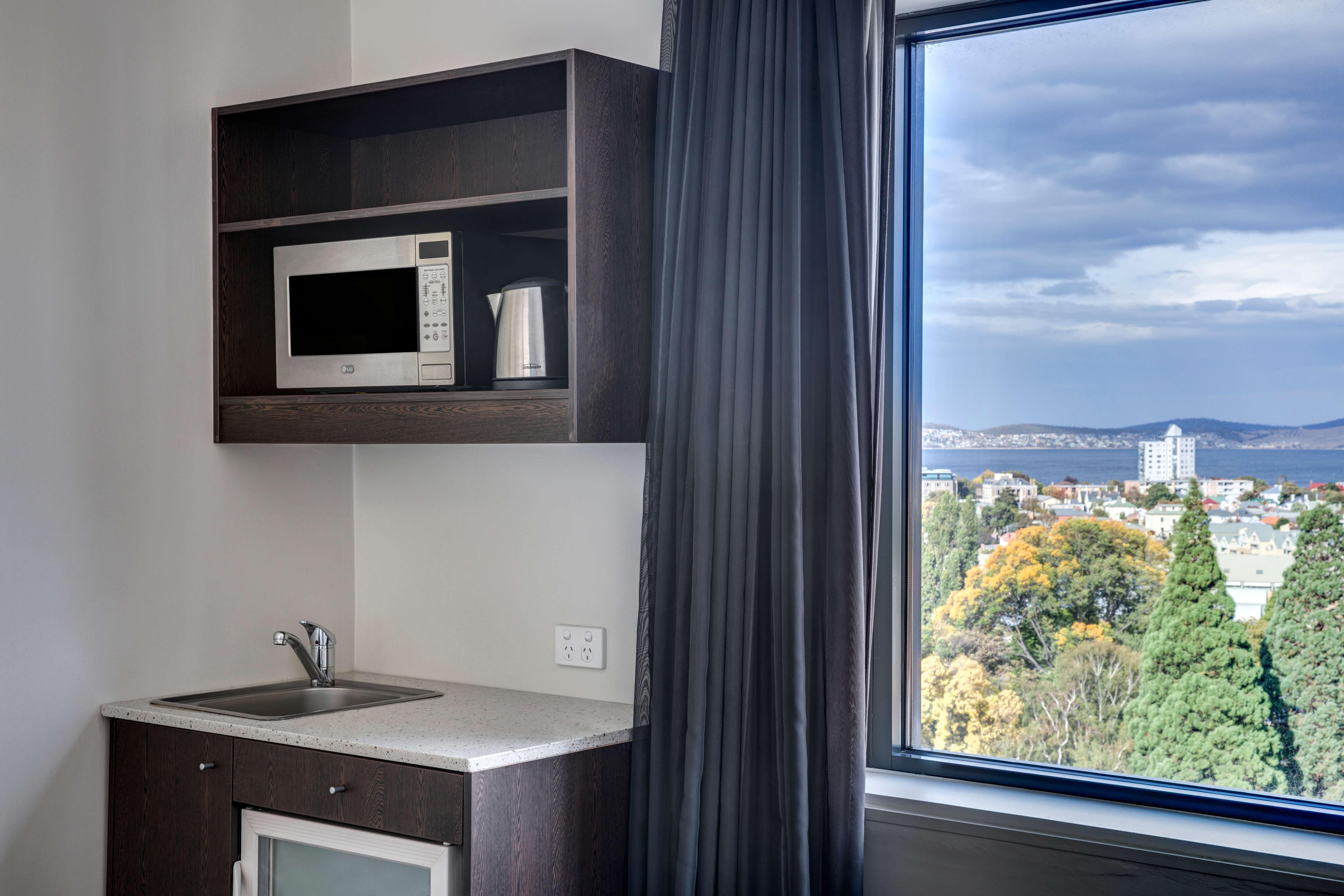 Travelodge Hotel 4*