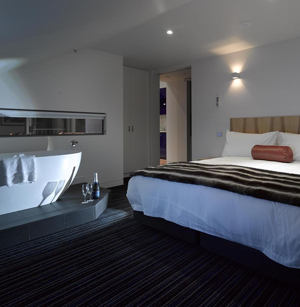 Hotel Salamanca Wharf 5*