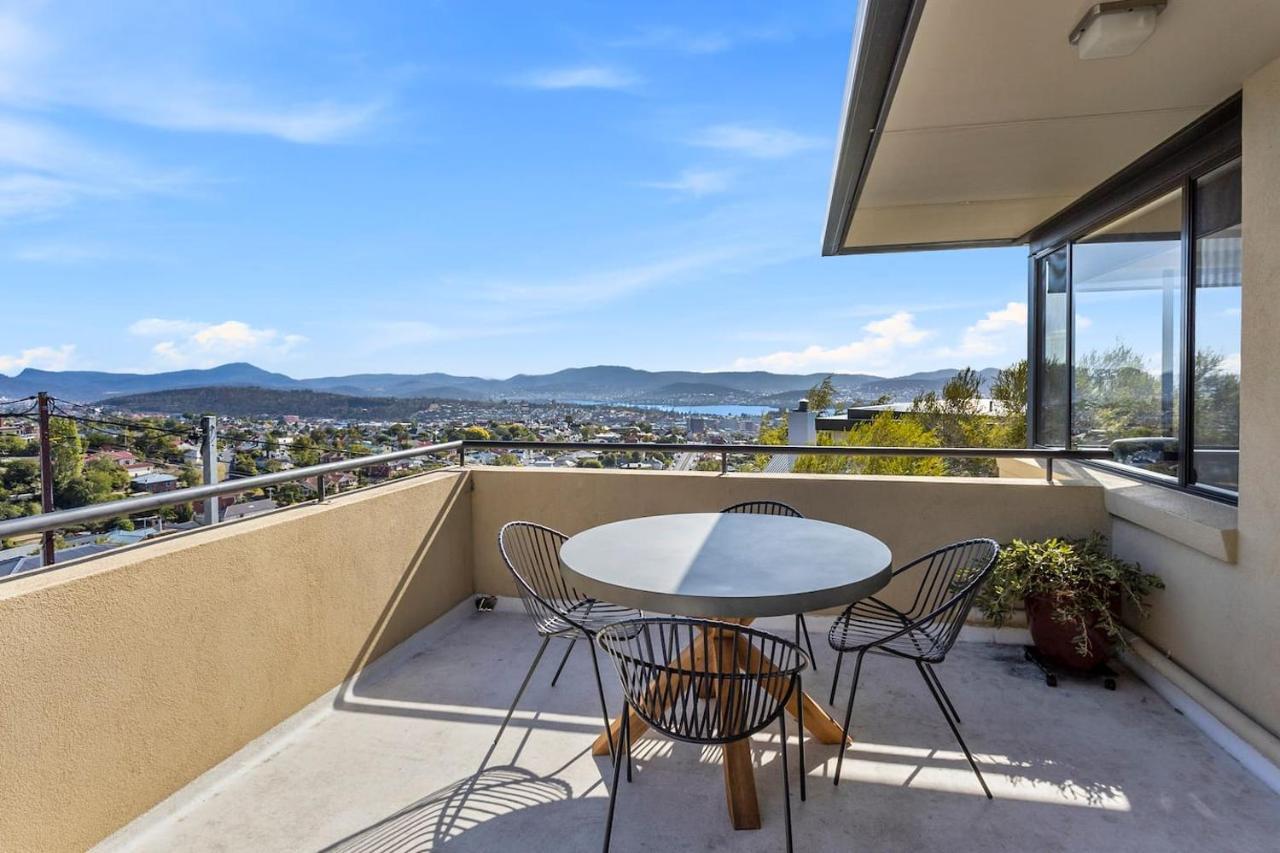 'penthouse-style Pad' Breathtaking Panoramic Views Apartment Hobart