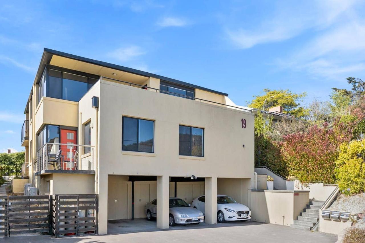 'penthouse-style Pad' Breathtaking Panoramic Views * Hobart