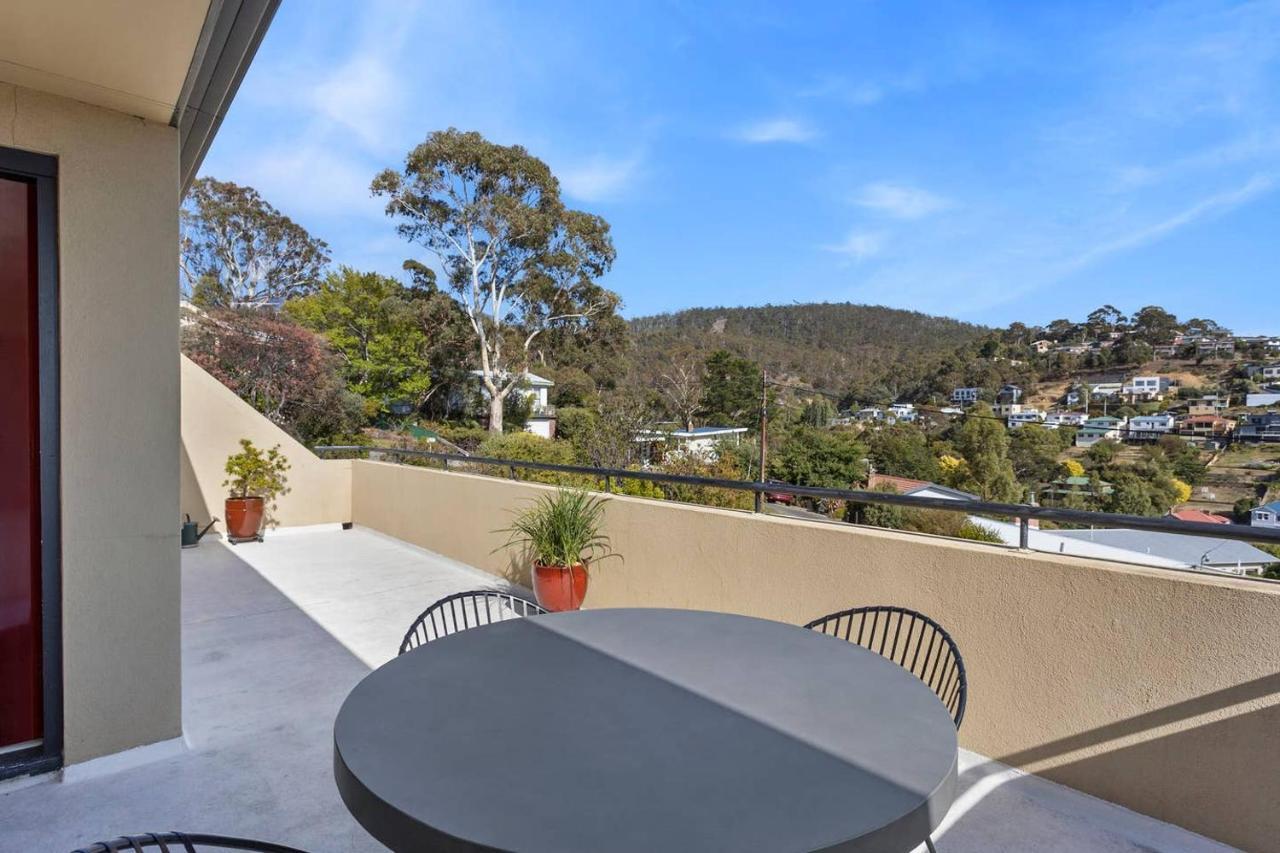 'penthouse-style Pad' Breathtaking Panoramic Views Apartment Hobart