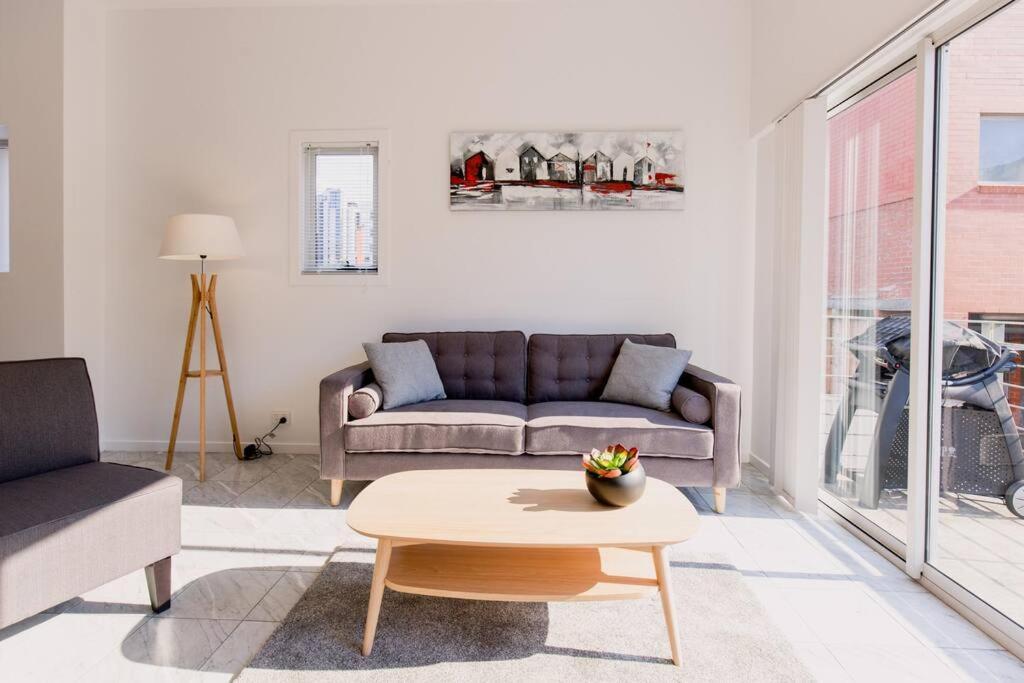 Spacious Townhouse Comfort In Hobart's Heart *