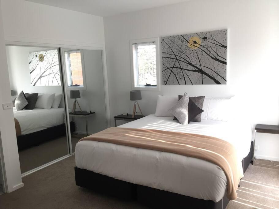 Spacious Townhouse Comfort In Hobart's Heart Hobart