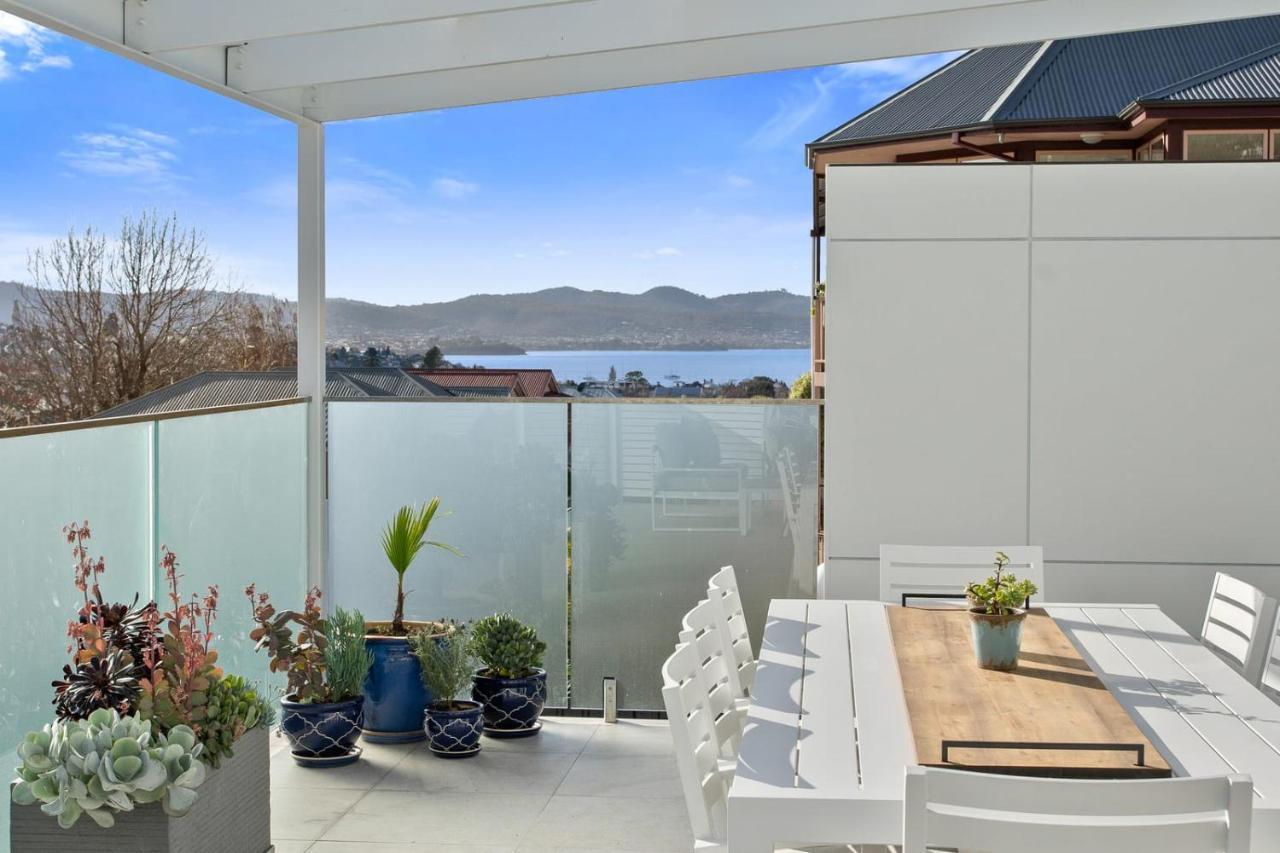 Villa Lord Street - Spacious Comfort & River Views Hobart