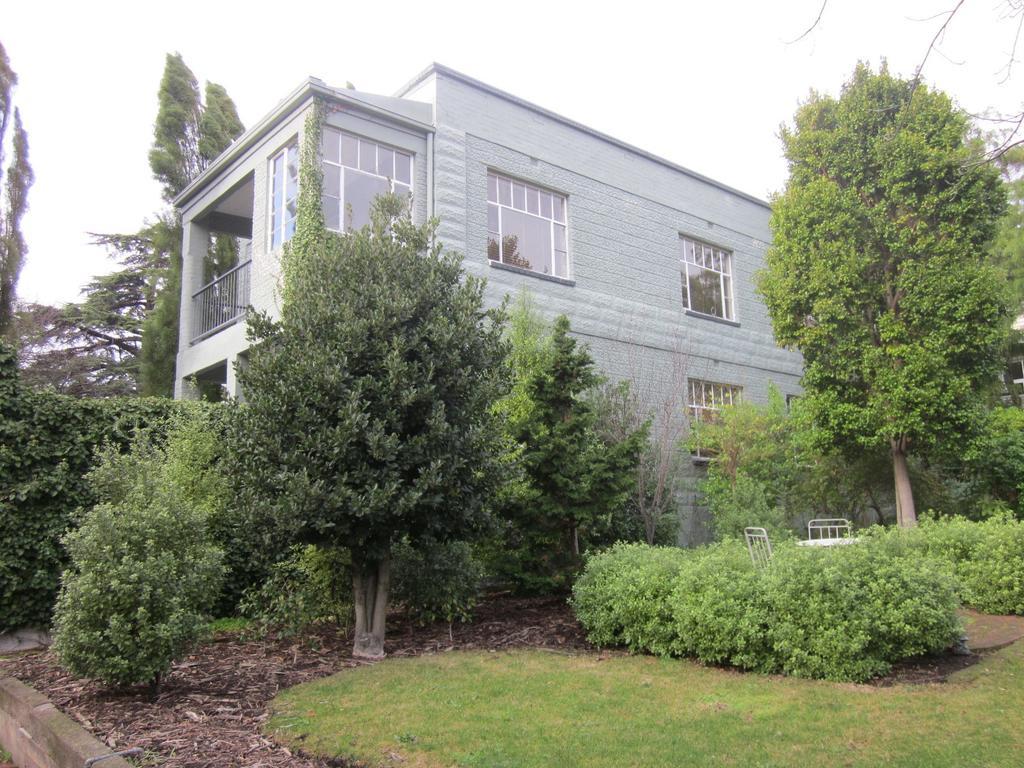 Apartment Gables *