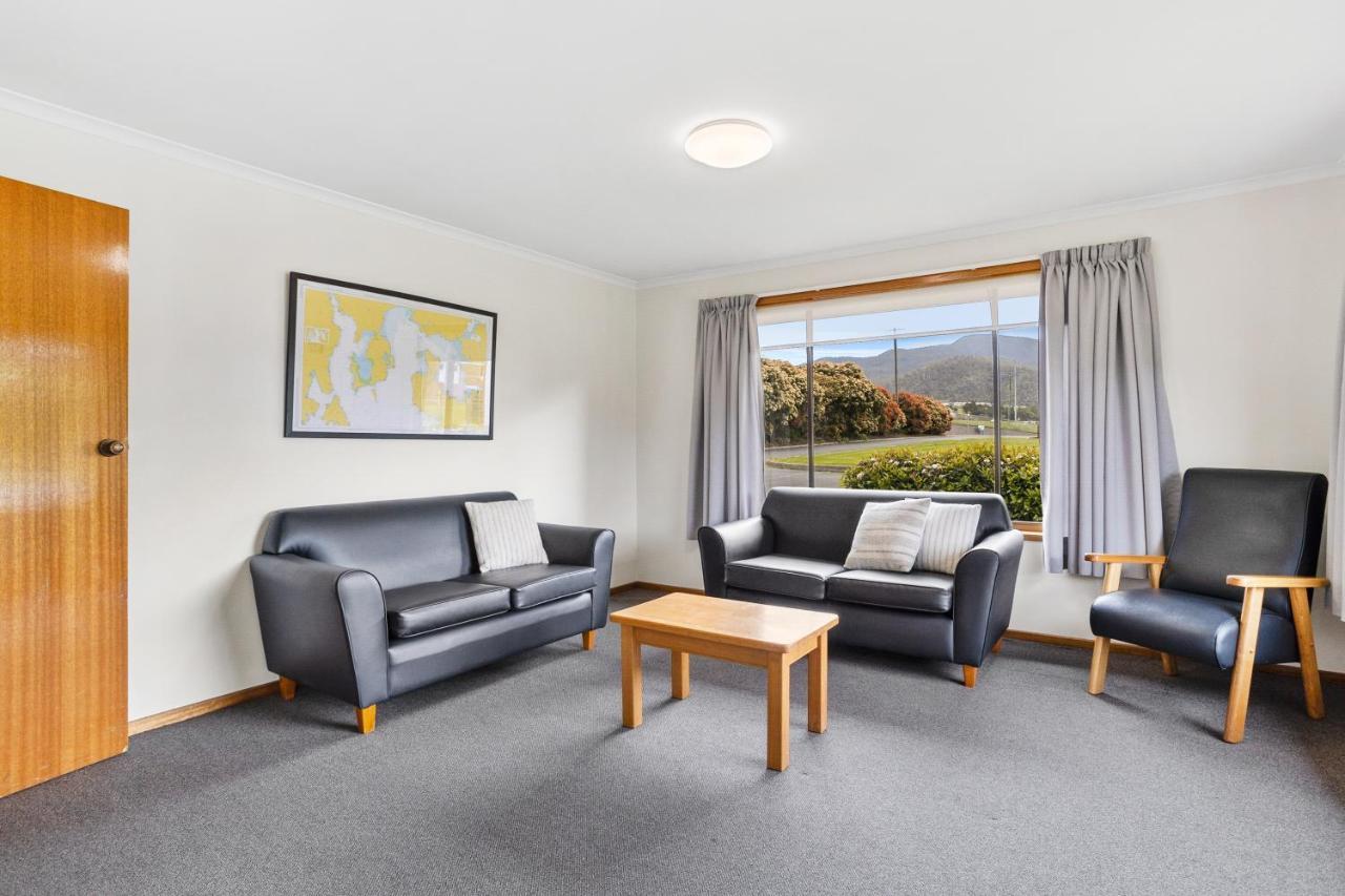 Aparthotel Riverfront &