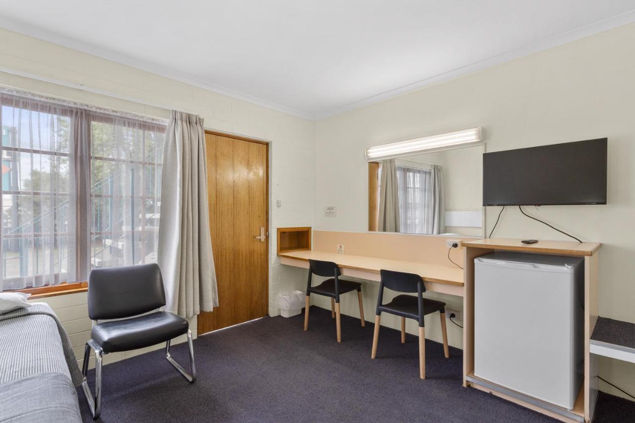 Martin Cash 3* Hobart