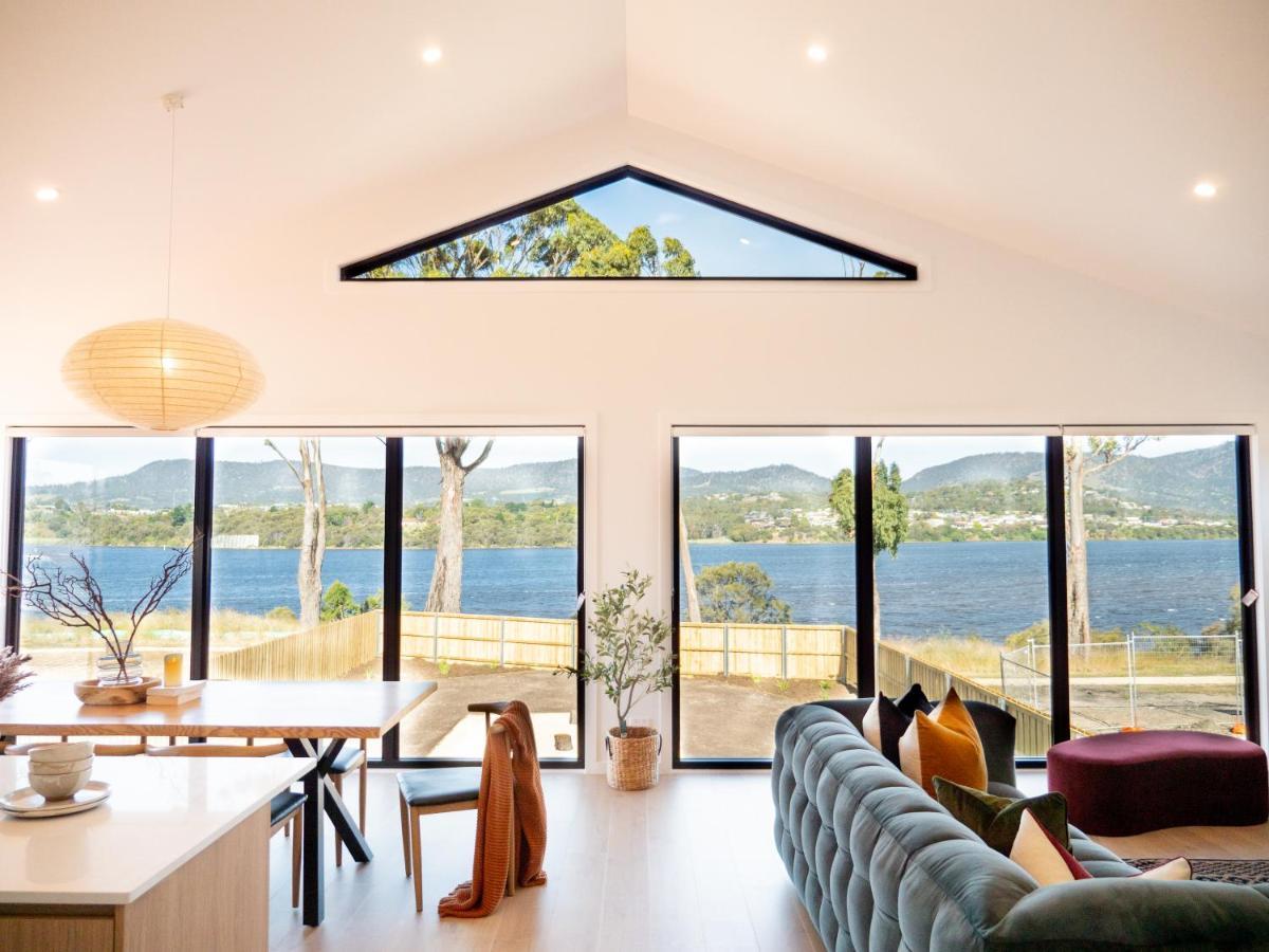 Luxurious Waterfront In The North Of Hobart
