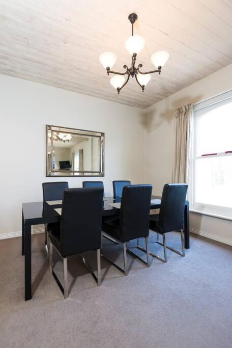 Cbd Premium Apartment, 3 Mins To Waterfront Hobart