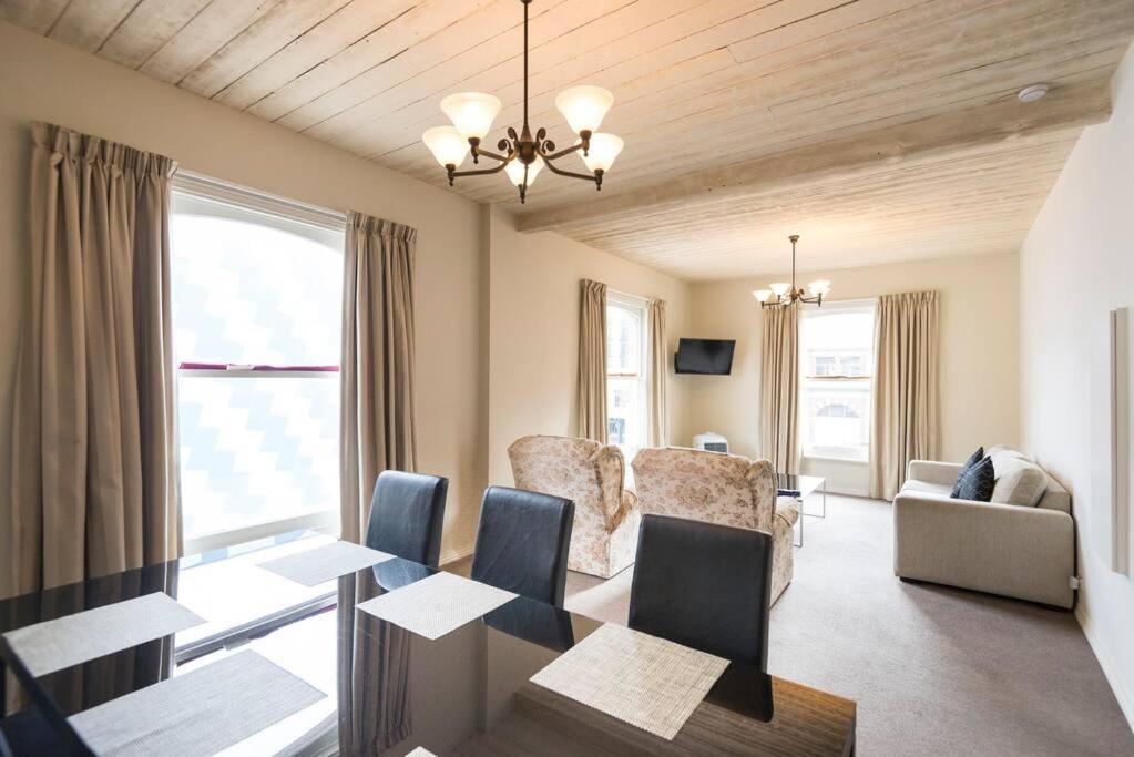 Cbd Premium Apartment, 3 Mins To Waterfront Apartment
