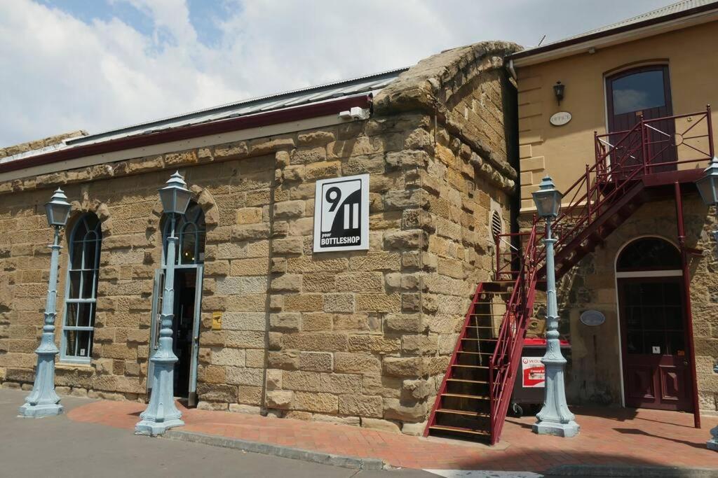 Cbd Premium Apartment, 3 Mins To Waterfront Apartment
