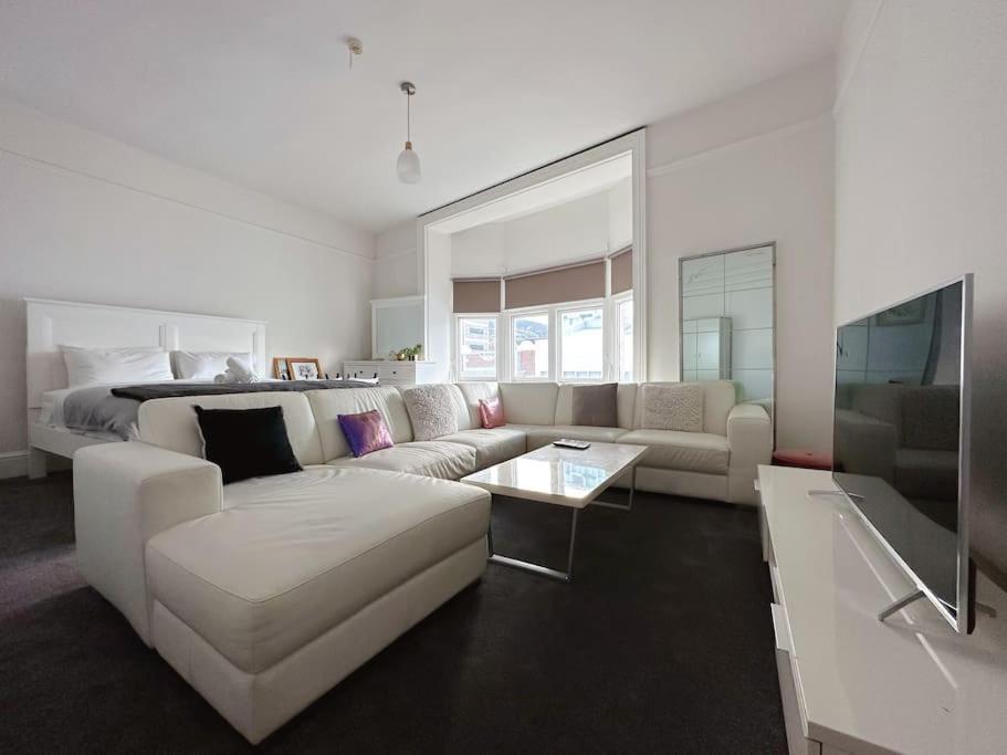 Apartment Collins At Inner *