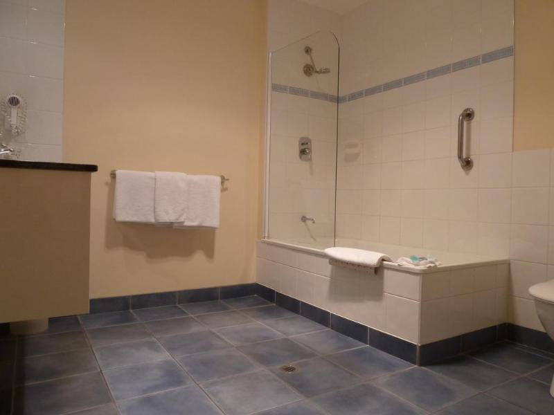 Motel Mayfair Plaza And 4*