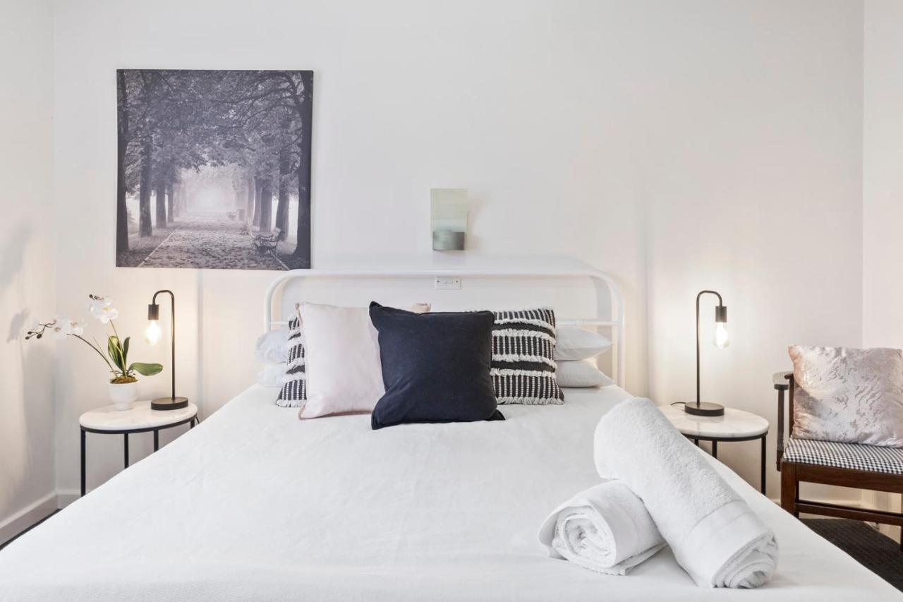 Scandi-chic Riverside Hideaway Near Attractions * Hobart