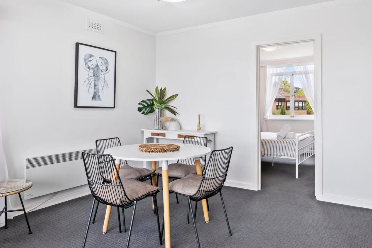 Scandi-chic Riverside Hideaway Near Attractions Hobart