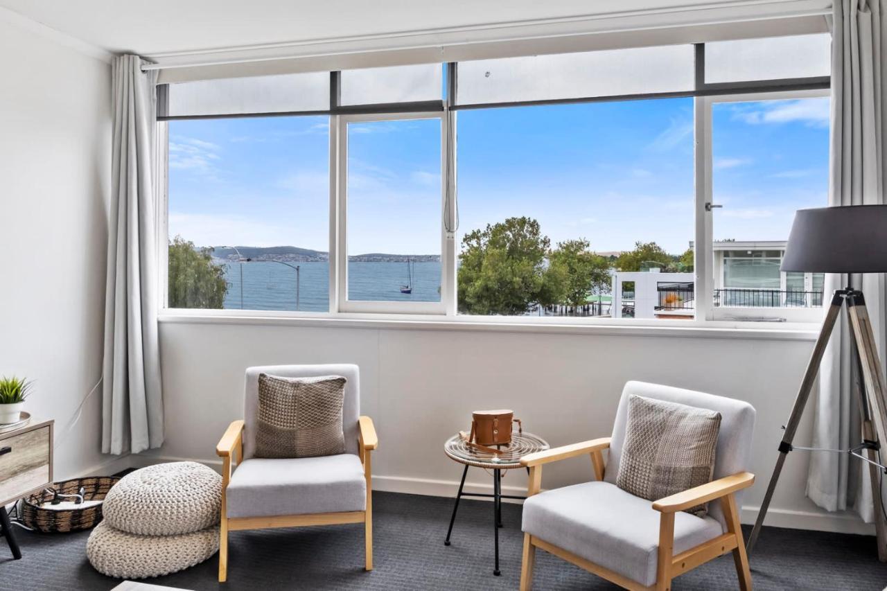 Scandi-chic Riverside Hideaway Near Attractions Apartment *