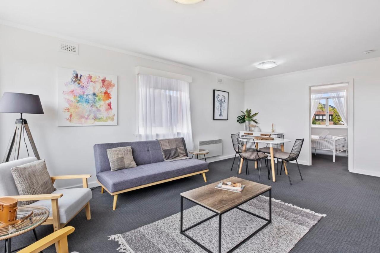 Apartment Scandi-chic Riverside Hideaway Near Attractions