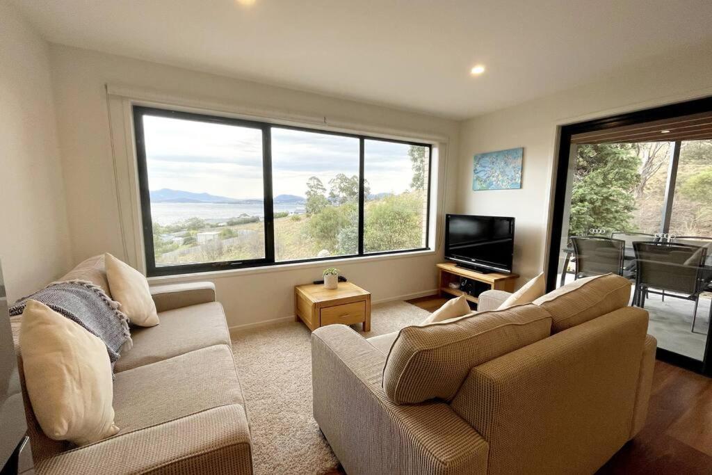 Apartment Stunning Water View In *