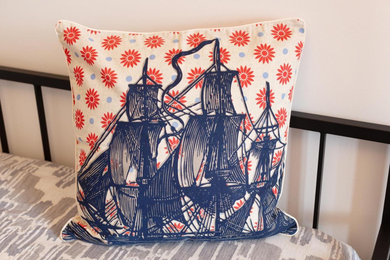 Assemblage Boutique Art Guest house *