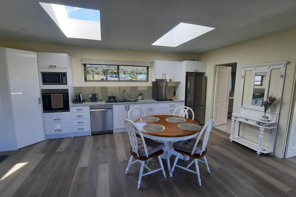 Private Getaway Close To Clifton *