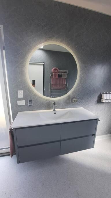 Private Getaway Close To Clifton Holiday home