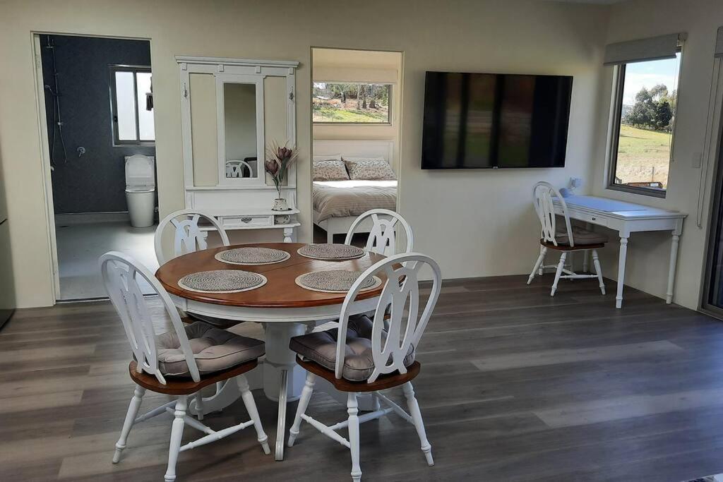 Private Getaway Close To Clifton Holiday home *