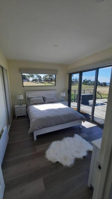 Private Getaway Close To Clifton Holiday home Hobart