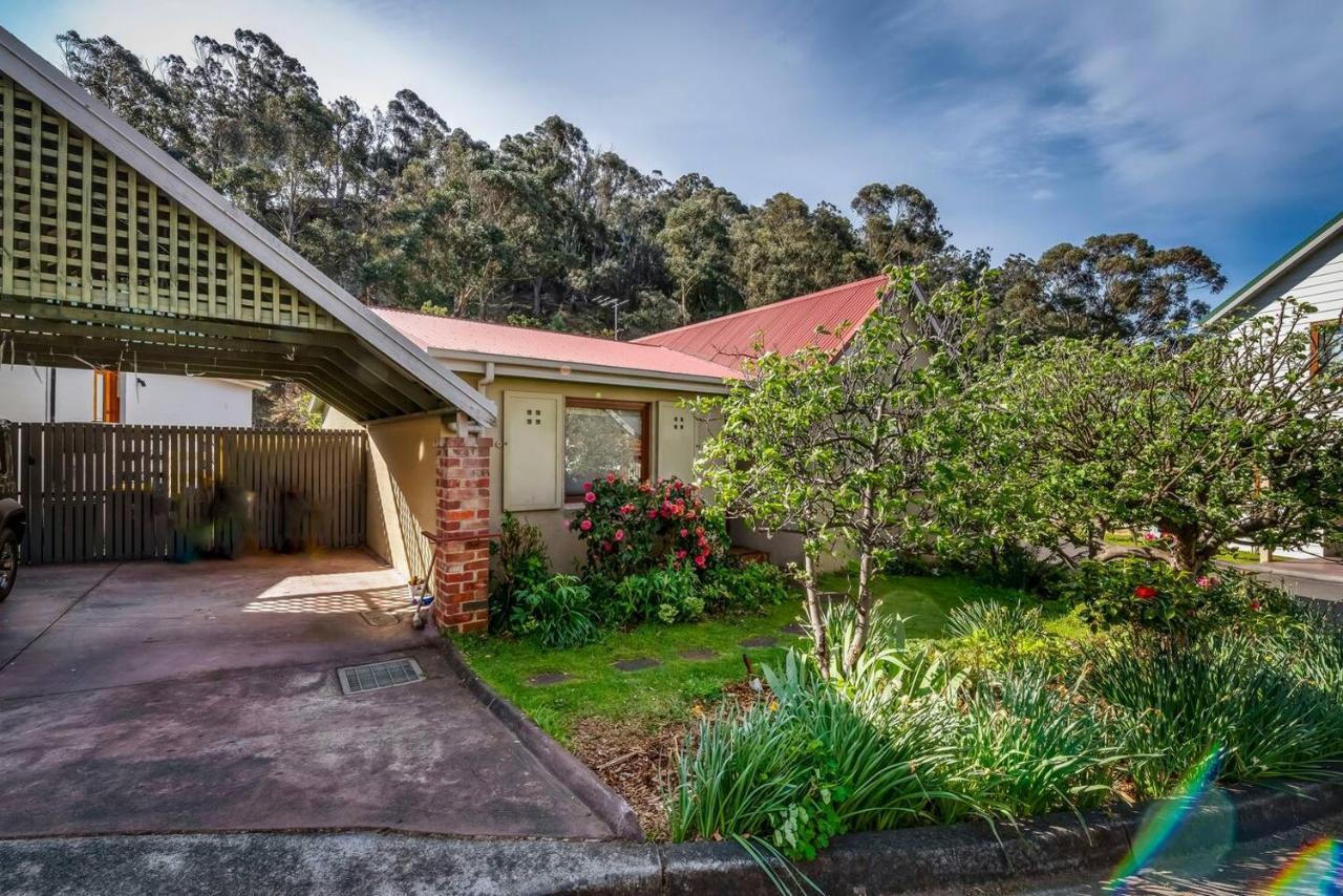 Holiday home Platypus Watch Them Play From The Garden