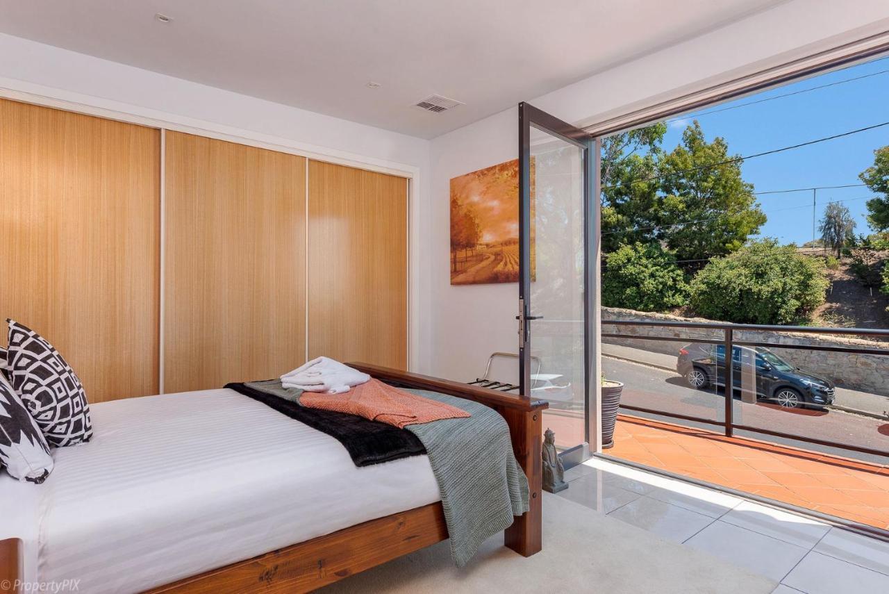 The Artview Fantastic Location Os Parking Apartment