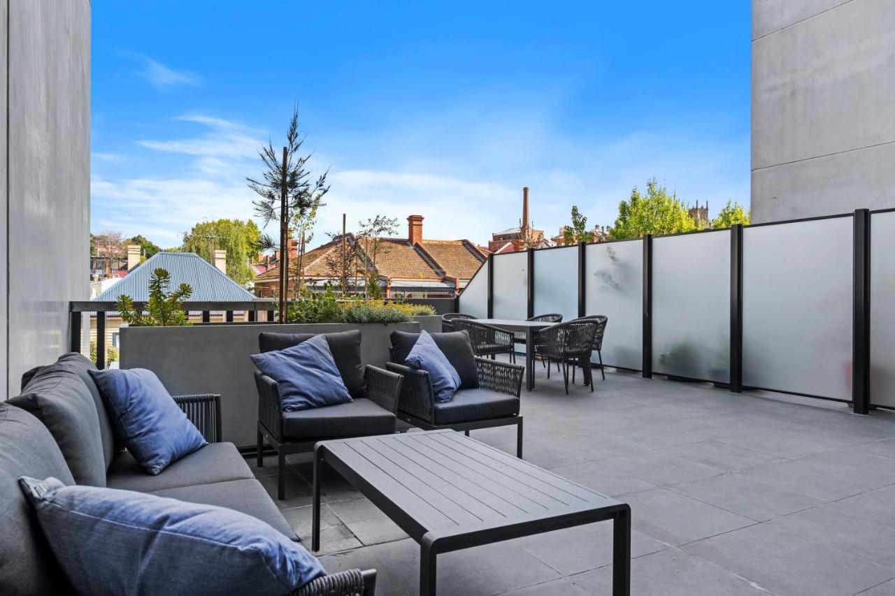 Upscale Urban Designer With Large Terrace In Cbd Apartment Hobart