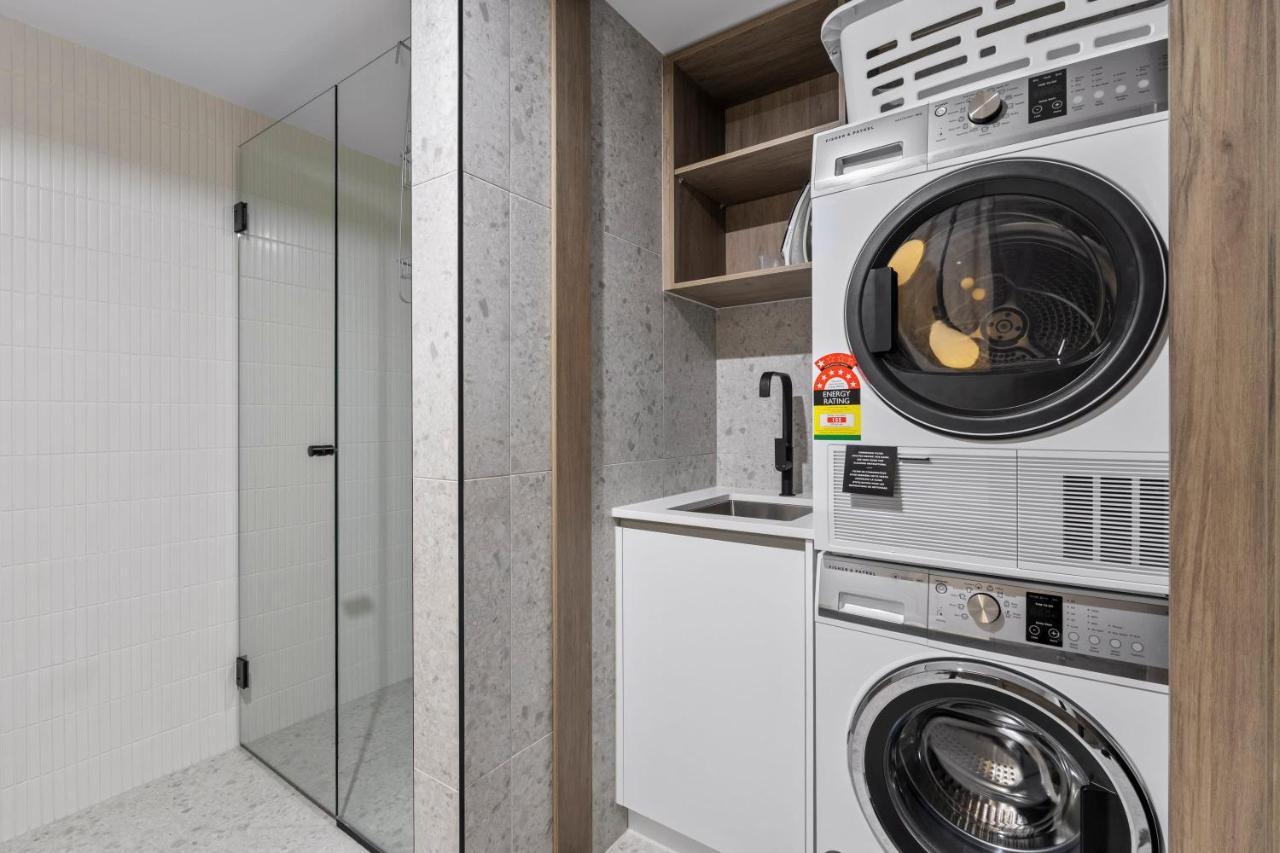 Apartment Upscale Urban Designer With Large Terrace In Cbd Hobart
