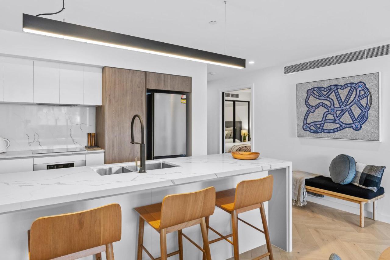 Upscale Urban Designer With Large Terrace In Cbd Apartment Hobart